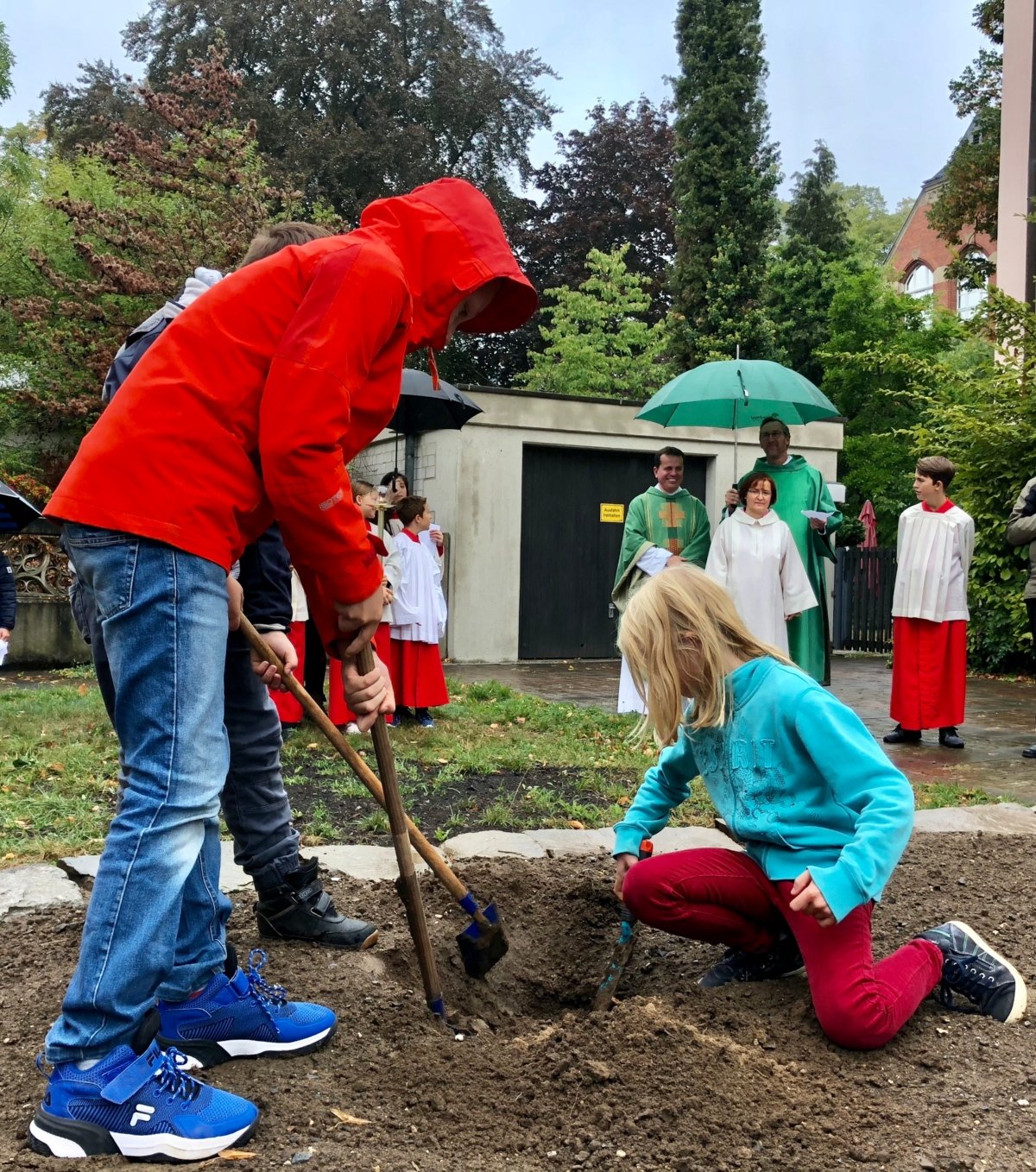 Pflanzung Apfelbaum (c) Gabi Pöge