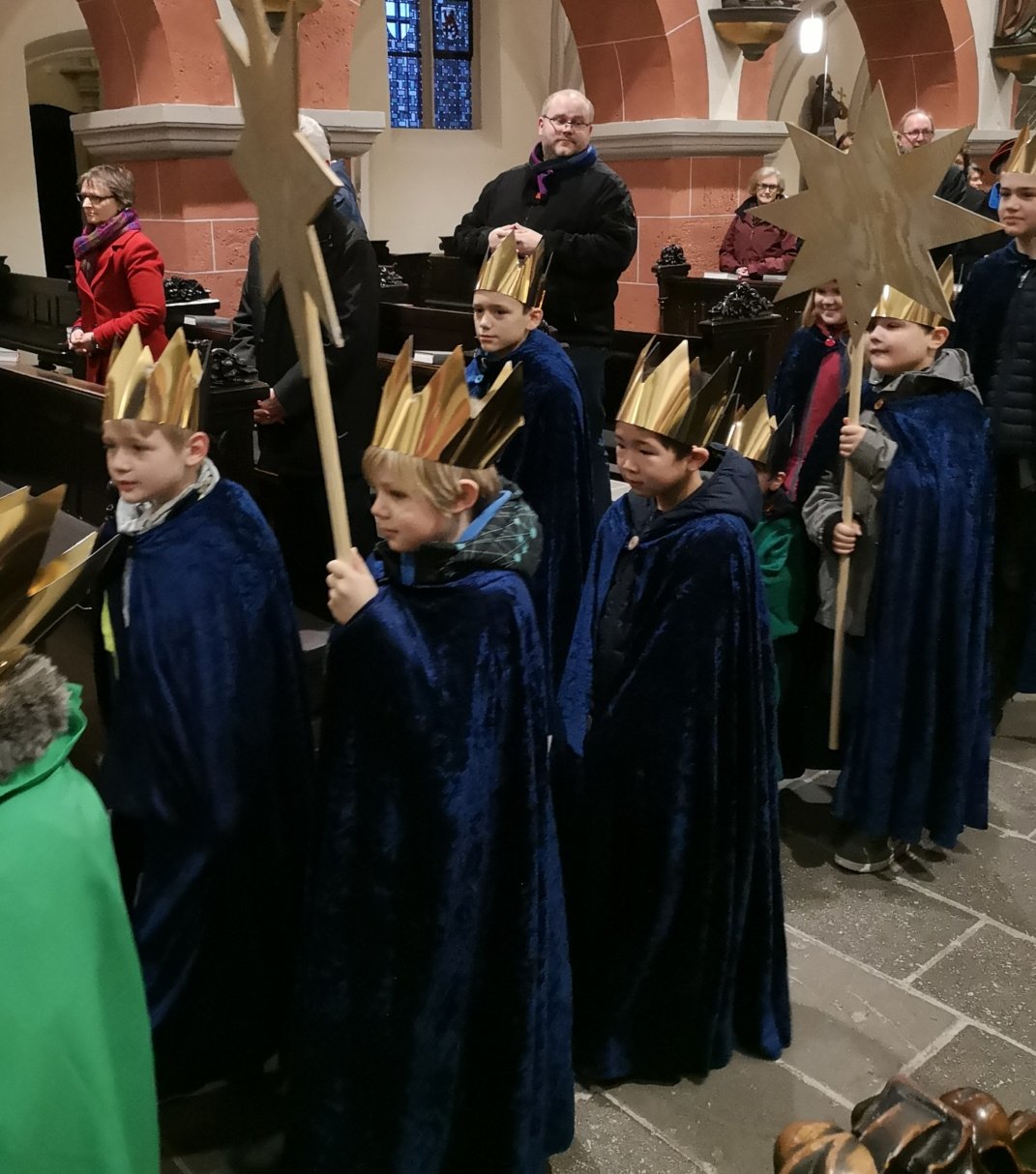 Sternsinger St. Servatius neu eingekleidet (c) Marion Krüger