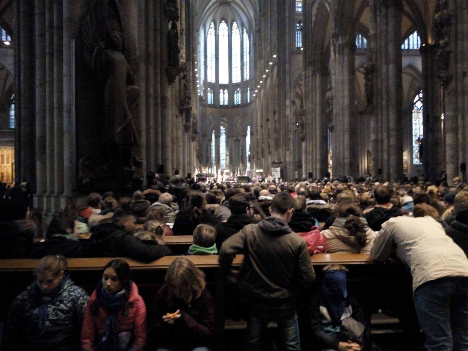 vollbesetzter Dom (c) Martina Sedlaczek