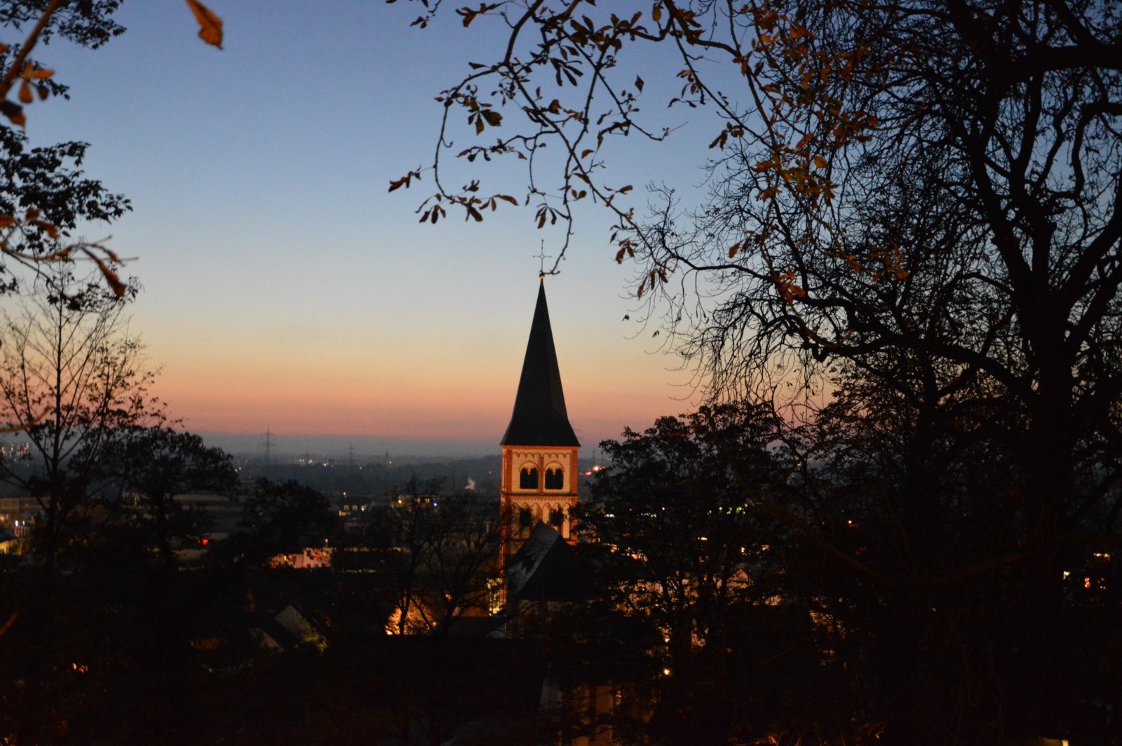 Pfarrkirche am Abend (c) Martina Sedlaczek