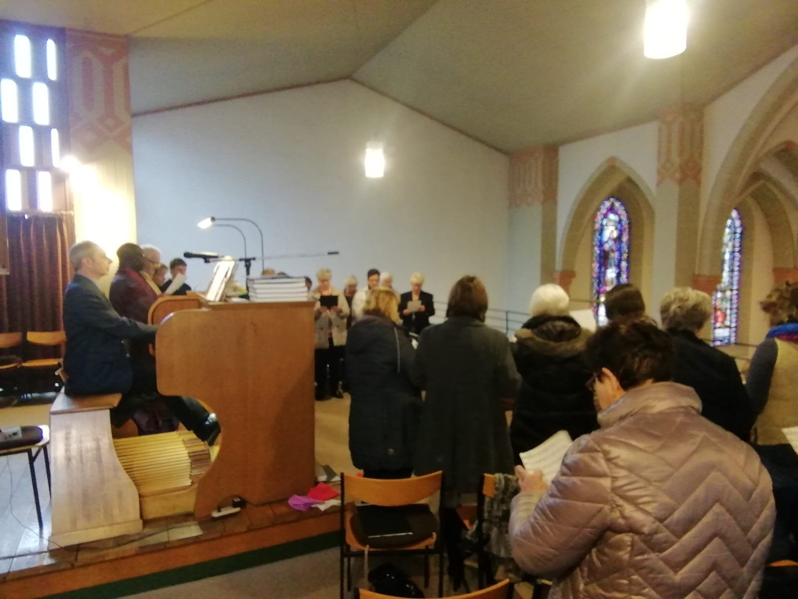 Chor bei Vorstellungsmesse des Pastors in St. Dreifaltigkeit (c) Stefan Groß