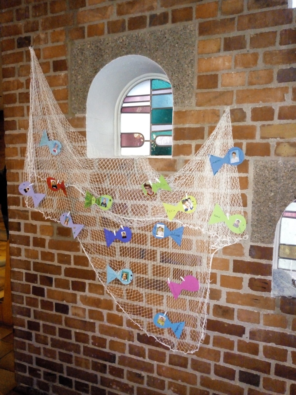 Fischernetzt mit Kommunionkindern von St. Joseph (c) Martina Sedlaczek Fischernetzt mit Kommunionkindern von St. Joseph (c) Martina Sedlaczek