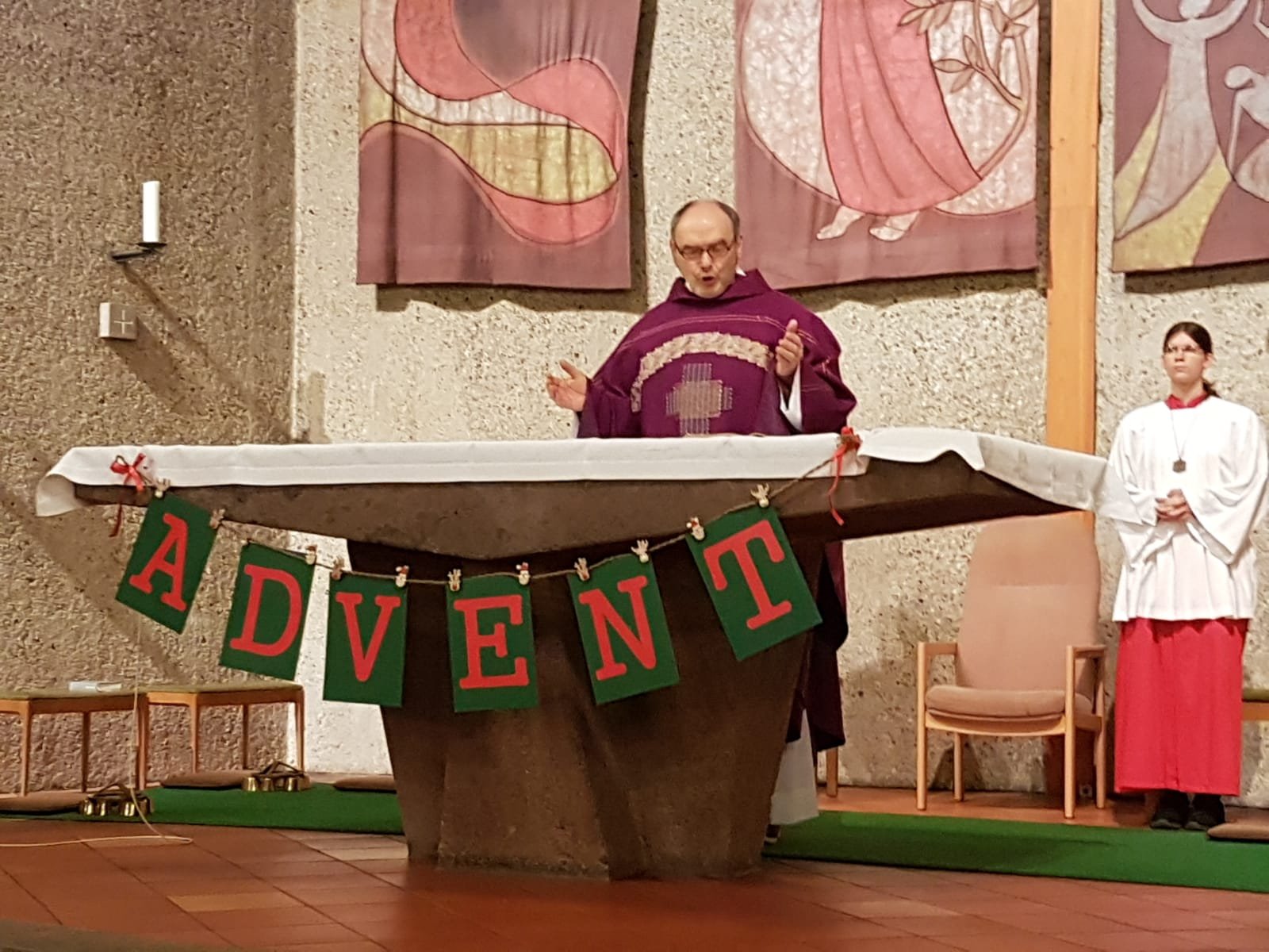 Pfarrer Wahlen: Vorabendmesse auf dem Stallberg zum Advent (c) Uta Köpp