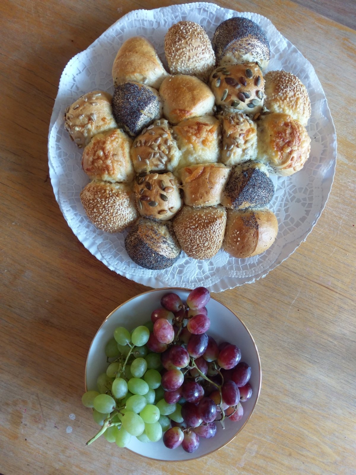 Trauben und Brot vor der Segnung (c) Rebekka Wolf