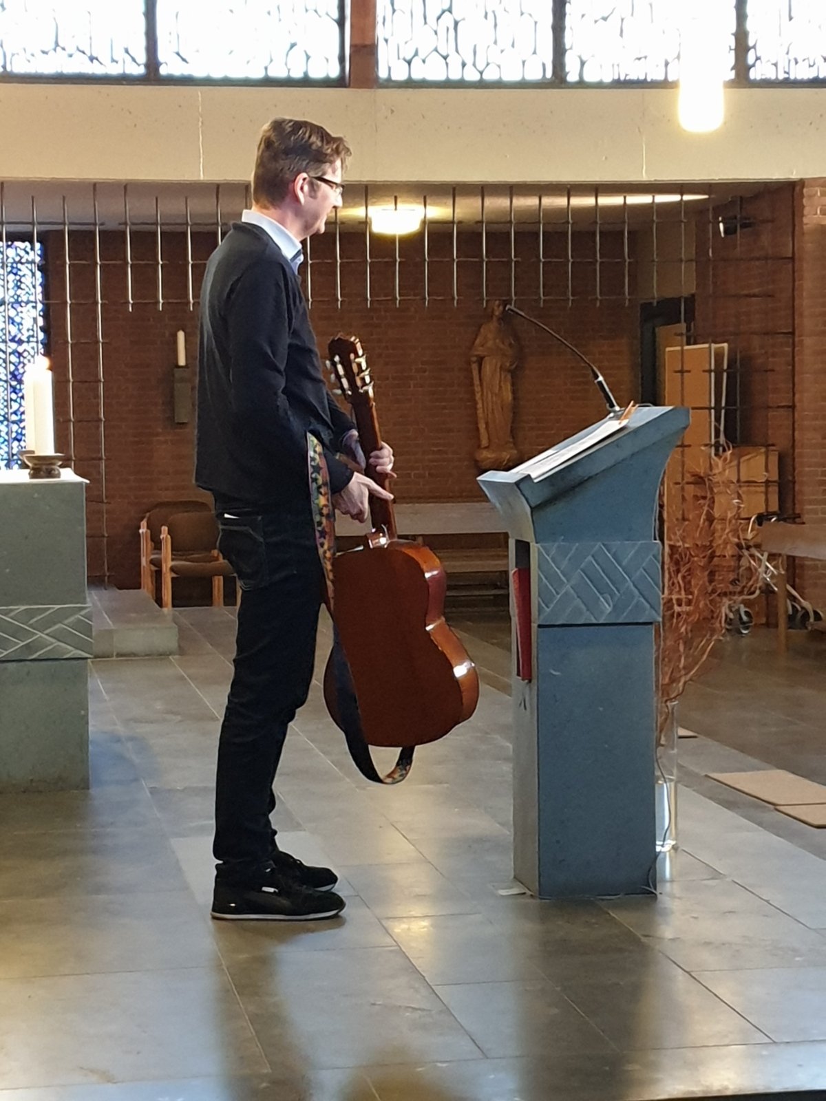 Begrüßung Pfarrer Wahlen in St. Hedwig (c) Inge Moors Begrüßung Pfarrer Wahlen in St. Hedwig (c) Inge Moors