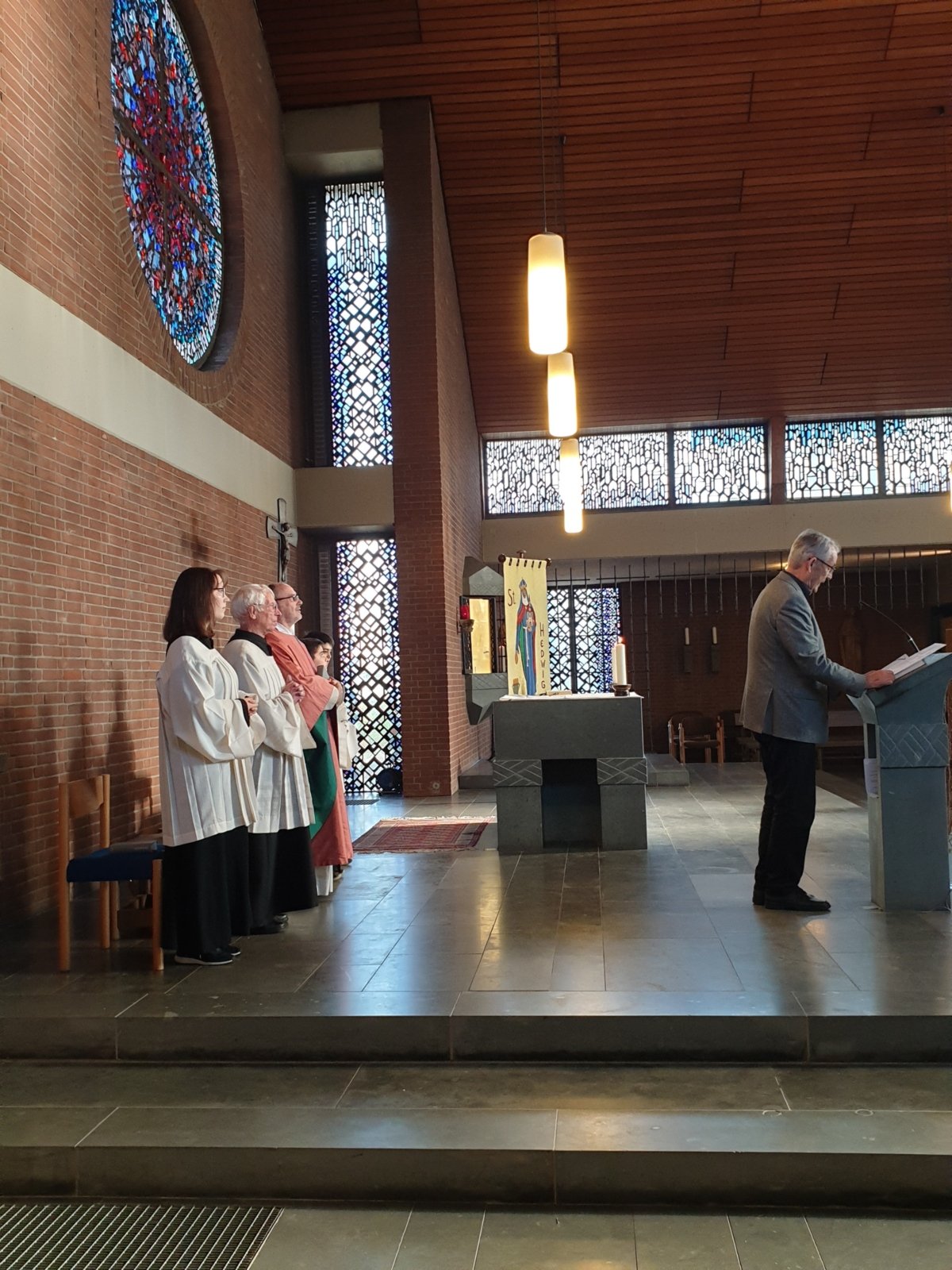 Pfarrer Wahlens 1. Messe St. Hedwig (c) Inge Moors Pfarrer Wahlens 1. Messe St. Hedwig (c) Inge Moors