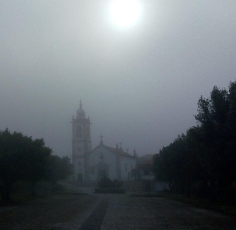 Tag 4 - Kirche in Vitorino dos Piaes (c) Die Jakobspilgerin