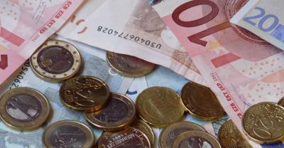 Euro_ (c) Marylene Brito In: pfarrbriefservice.de Euro_