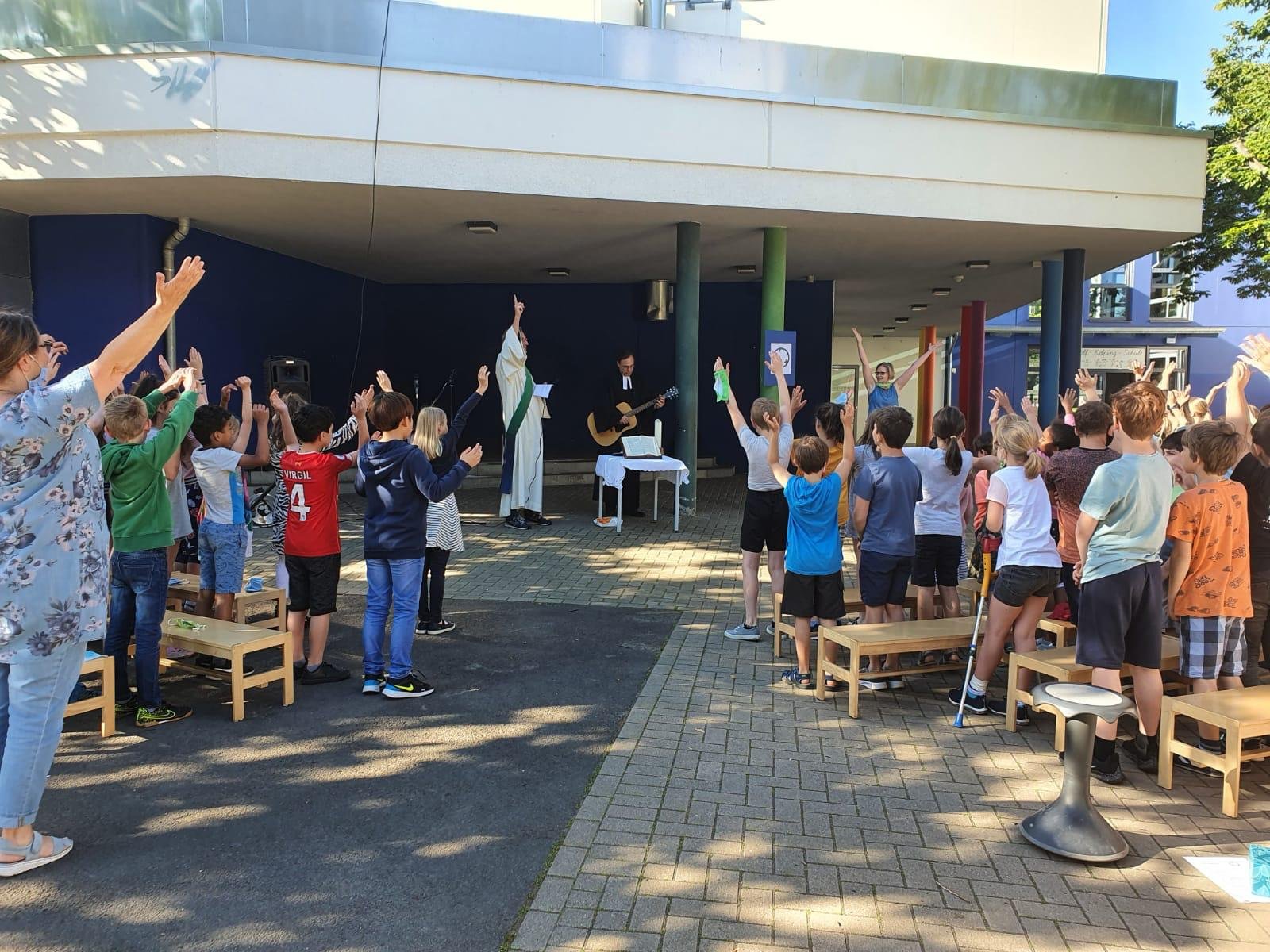 Abschiedsgottesdienst Adolf-Kolping-Grundschule (c) Susanne Baum