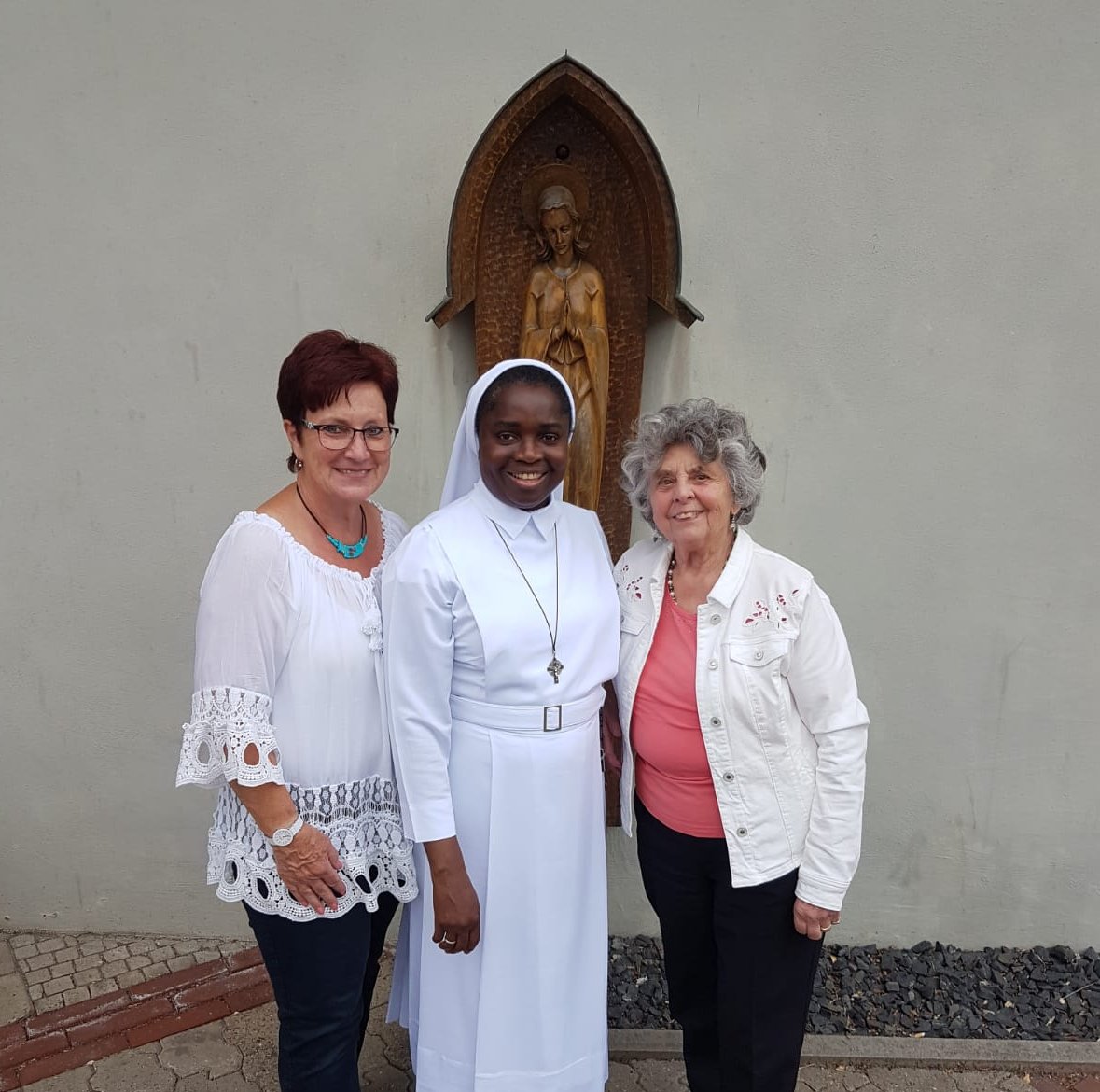 Sr. Franzisca mit Uta Köpp vom OA und der Jubilarin Walburga Würtz (c) Uta Köpp