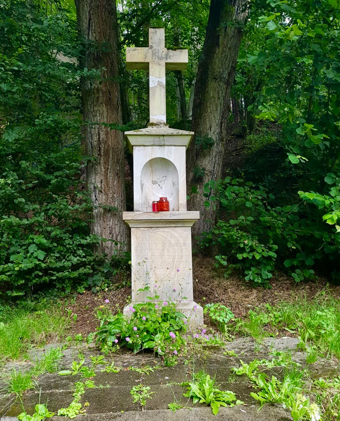Wegekreuz nahe Friedhof Seligenthal (c) Andrea Schubert