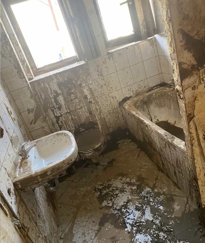 Bad Neuenahr - ein verschlammtes Badezimmer (c) Joelina Hasse
