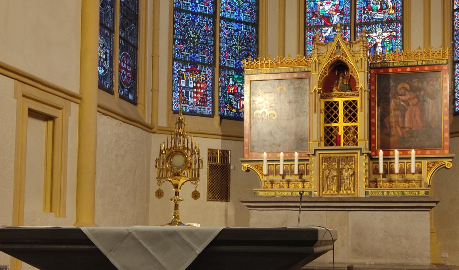 Allerheiligstes St. Servatius Siegburg (c) Martina Sedlaczek