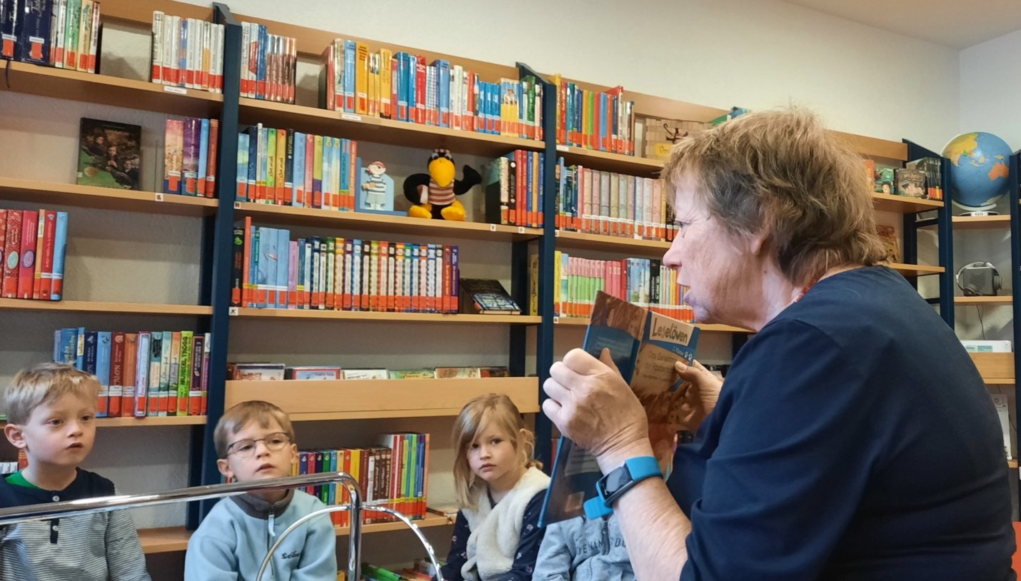 KiTa in katholischer Bücherei (c) L. Kannengießer