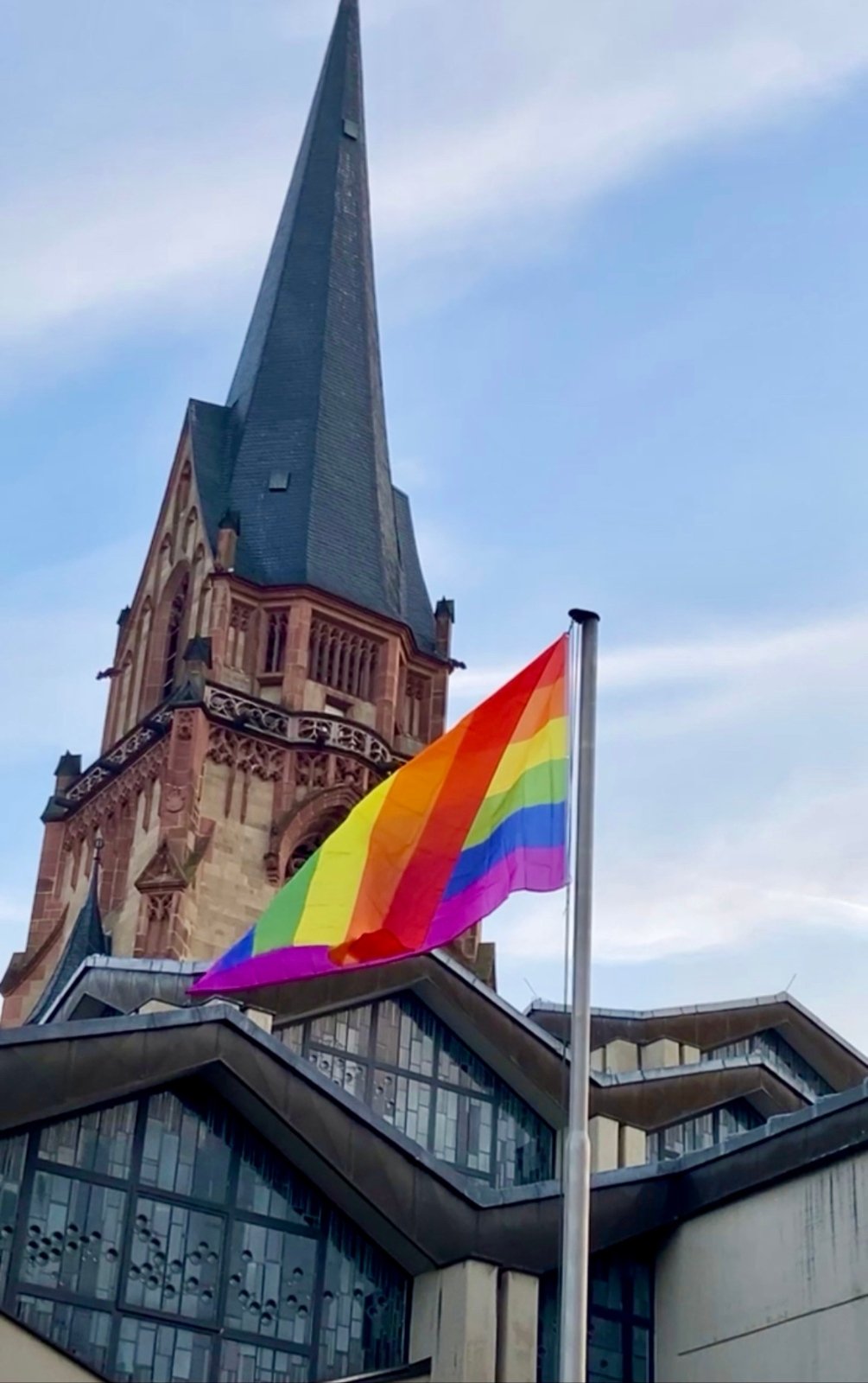 Regenbogenfahne St. Anno (c) Gabi Pöge