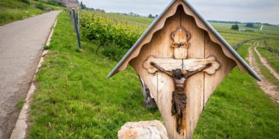 Wegkreuz bei der Benediktinerabtei St. Hildegard