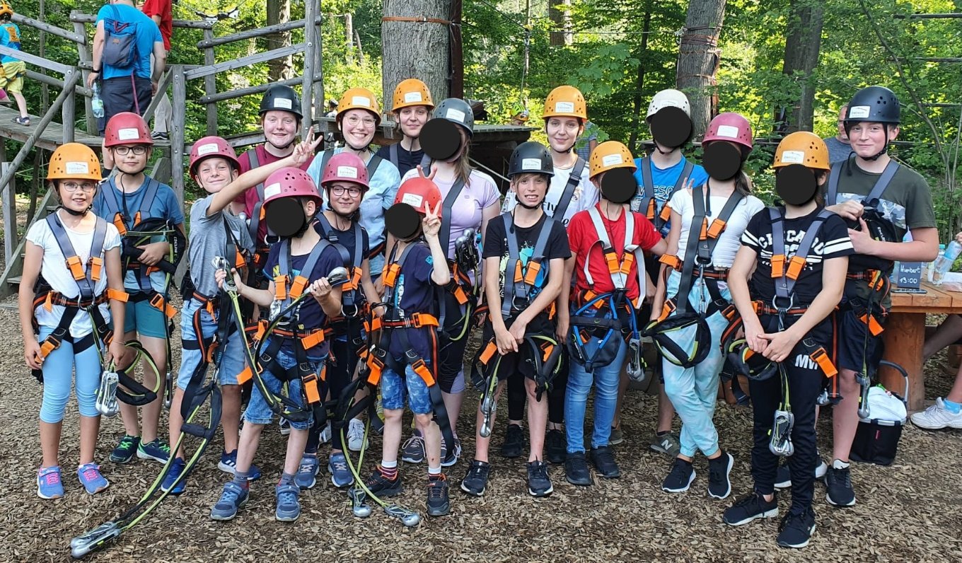 Die Messdiener im Kletterwald (c) Messdiener-Leiterrunde