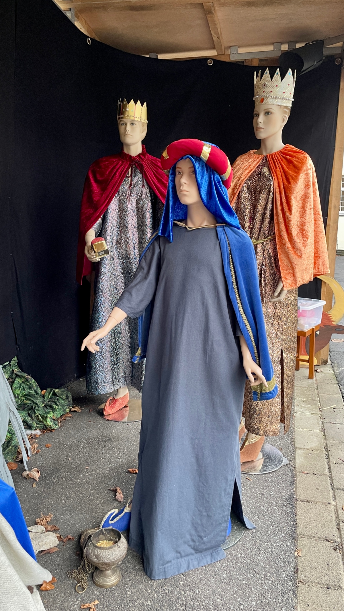 Dreikönigsszene 2023_alle drei (c) Gabi Pöge