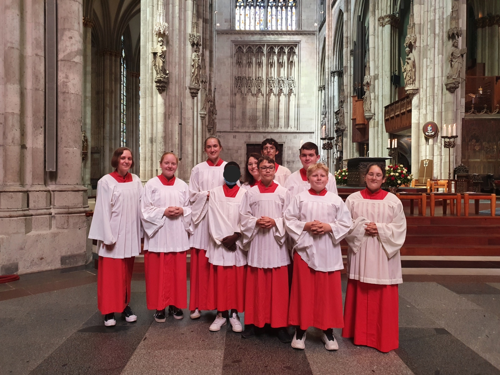 Gruppenfoto Priesterweihe (c) Die Messdiener-Leiterrunde