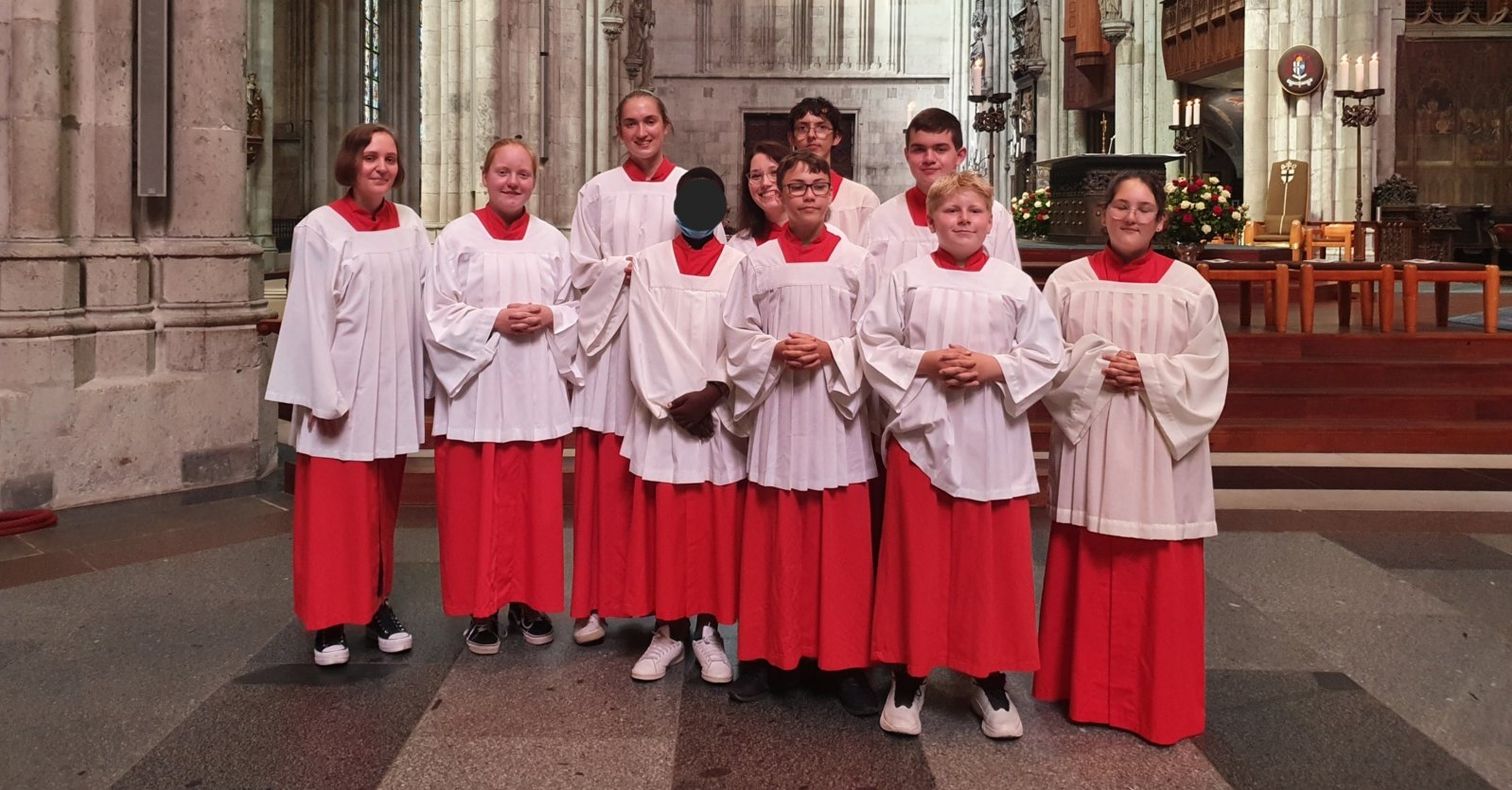 Gruppenfoto Priesterweihe (c) Die Messdiener-Leiterrunde