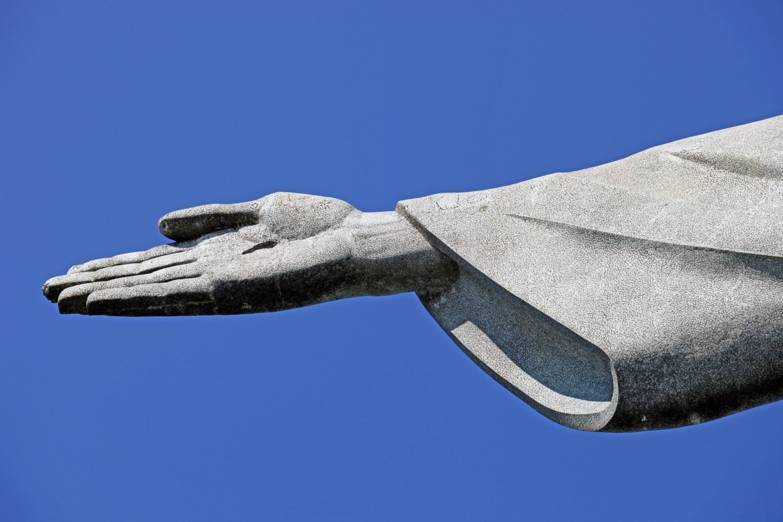 Detail der Statue „Cristo Redentor“ („Christus, der Erlöser“) auf dem Berg Corcovado, Rio de Janeiro (Brasilien) (c) pixabay gemeinfrei