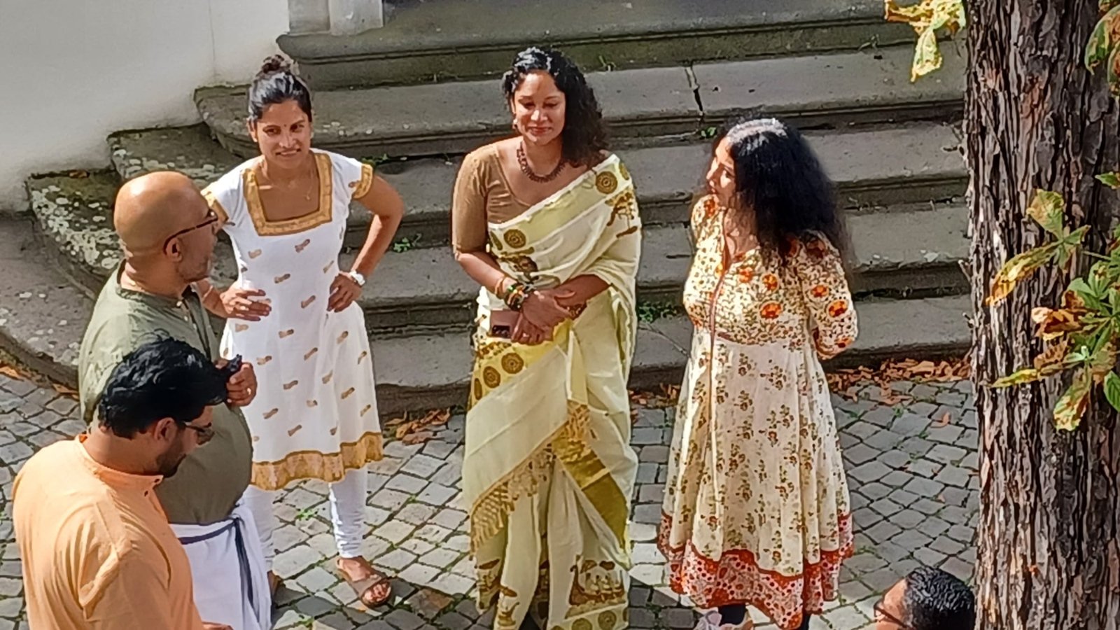 ONAM_typische Gewänder (c) Eugen Peterko