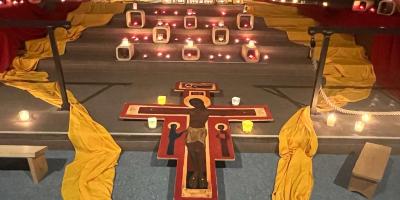 Taizé Foto Michaelsberg Kreuz liegend