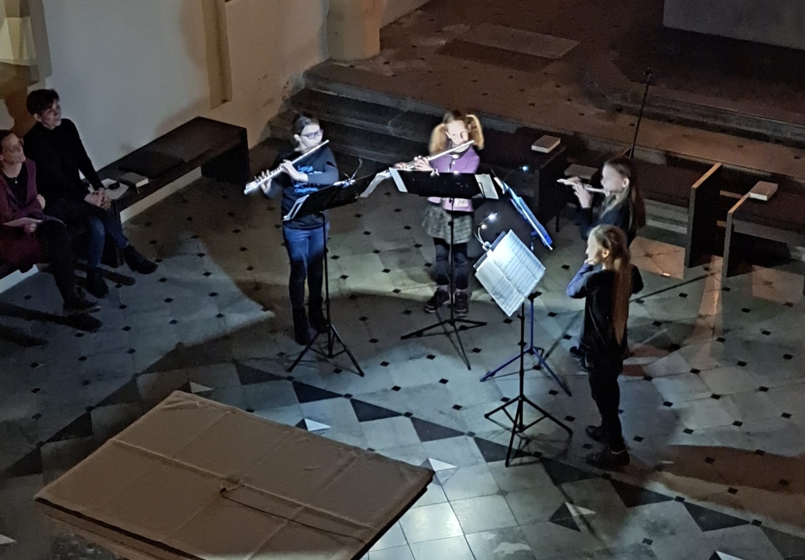 2025-11-29-Servatius im Kerzenschein_Qvierflöten (c) Andrea Korte-Böger