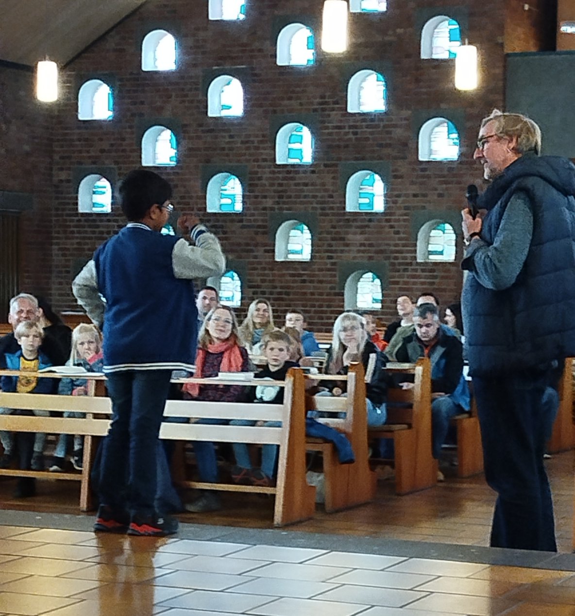 EKO 2026_Begrüßungs-Weggottesdienst_Kreuzzeichen (c) Diana Recht