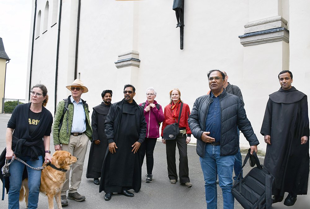 Bild 4_4. Station_Empfang Abtei Michaelsberg Sgb (c) Ulrike Clever