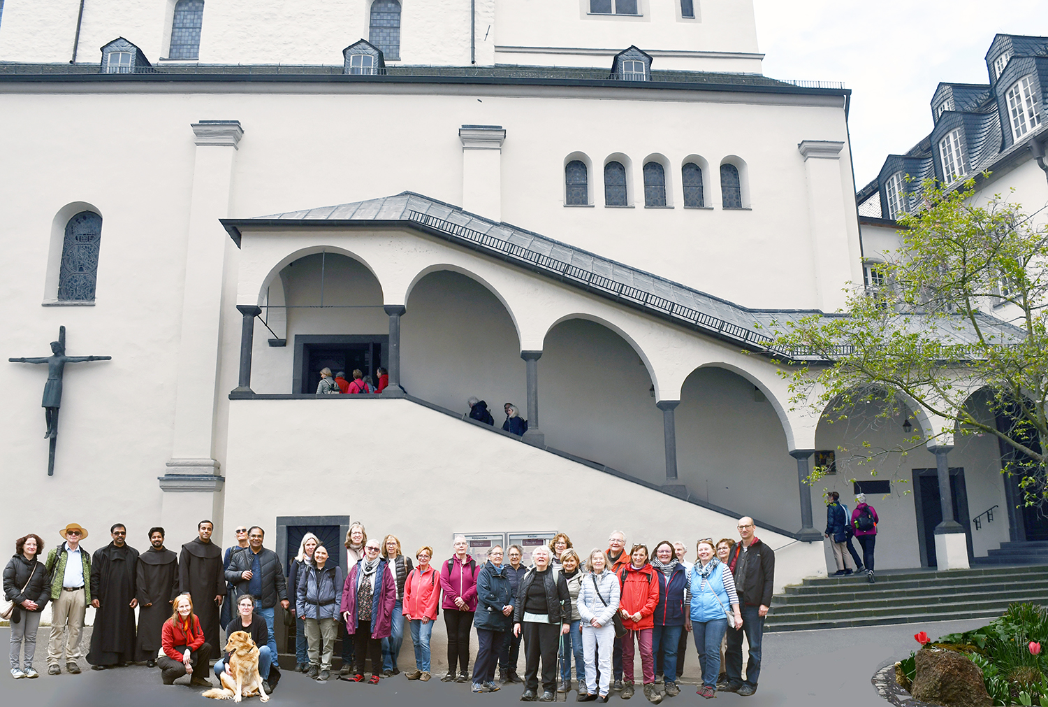 Bild 5_4. Station_vor Anno-Kirche_Michaelsberg (c) Ulrike Clever