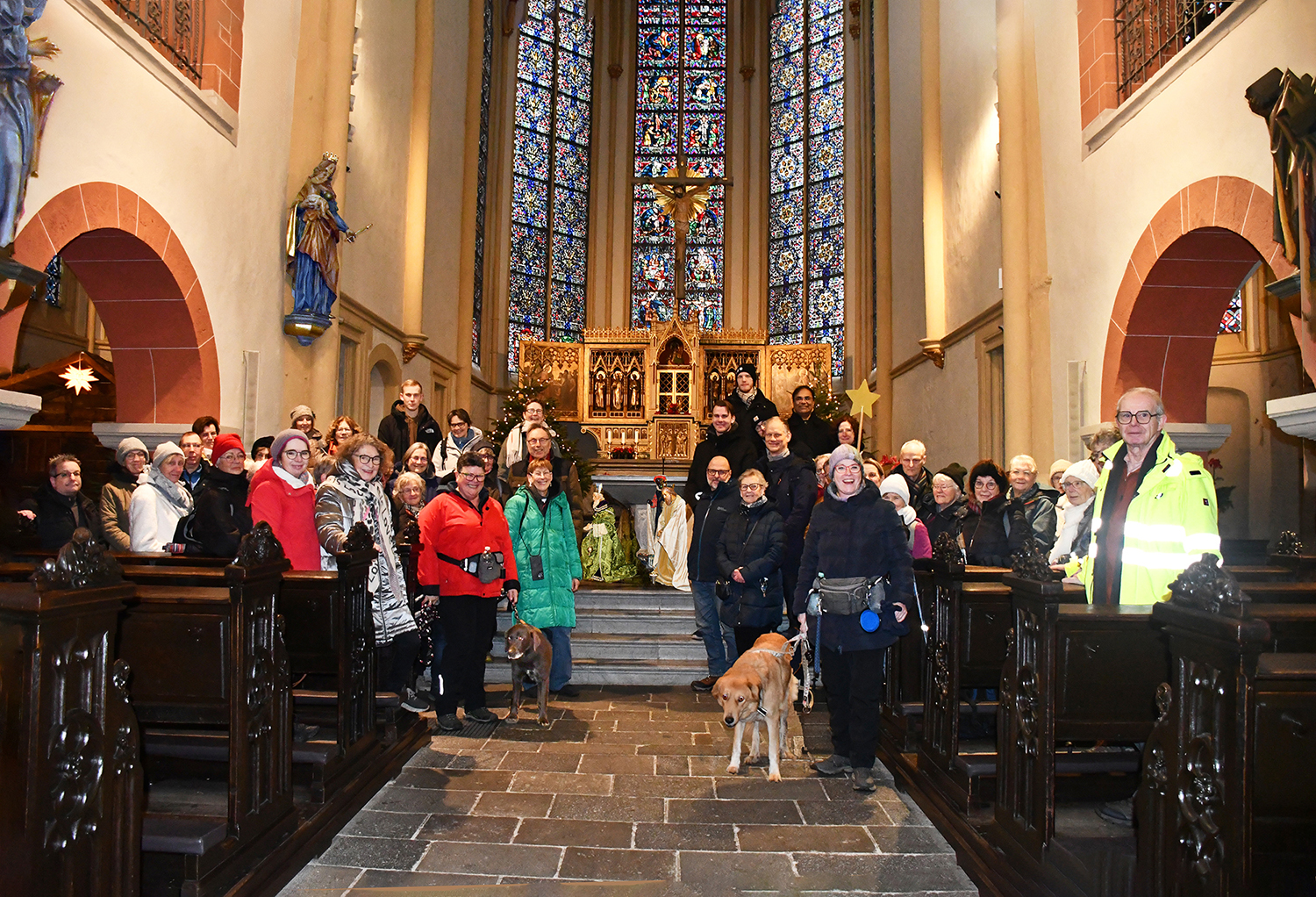 Foto1_Dreikönigsweg_Pilgernde in St. Servatius (c) Ulrike Clever