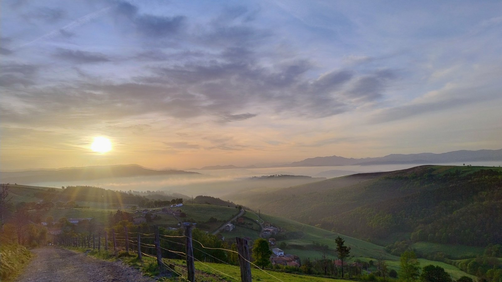 Sonnenaufgang Camino Primitivo (c) Martina Sedlaczek