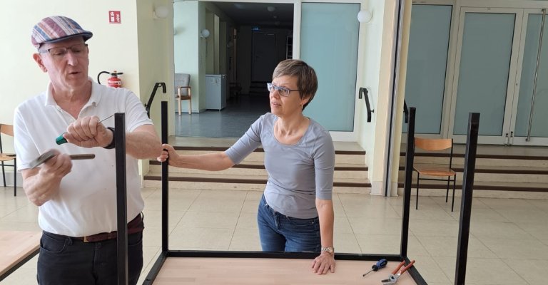 Renovierung Tische (c) Stefan Groß