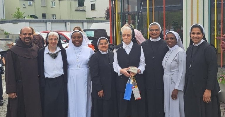 Sr.Agathe Geburtstag (c) Pater Antony