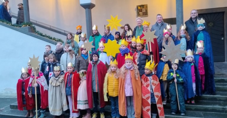 2026_Sternsinger_Gruppenfoto (c) Martina Sedlaczek