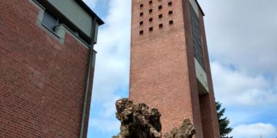 Kirche St. Mariä Namen aussen näher