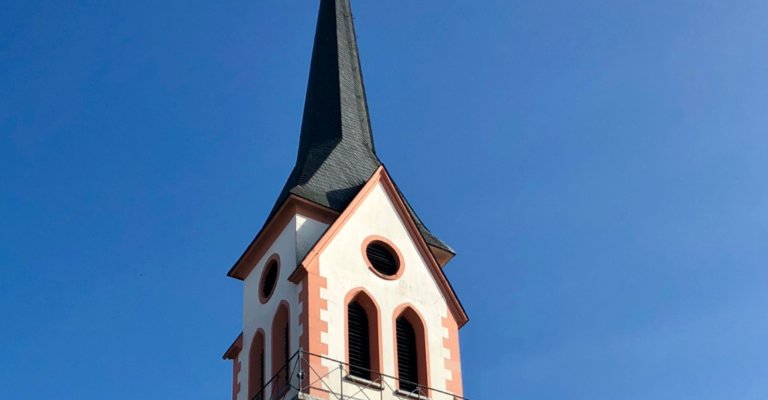 Kirche St. Dreifaltigkeit Wolsdorf (c) Gabi Pöge