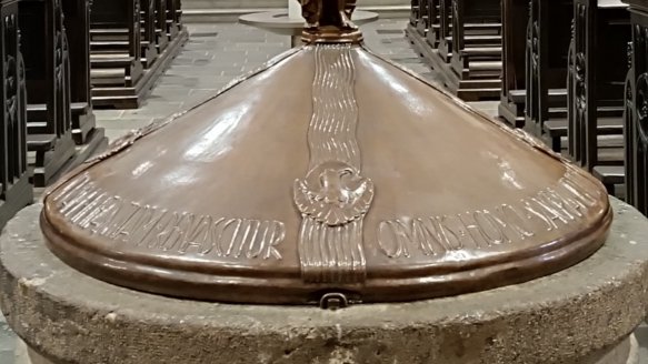 Taufbecken Servatiuskirche (c) Martina Sedlaczek