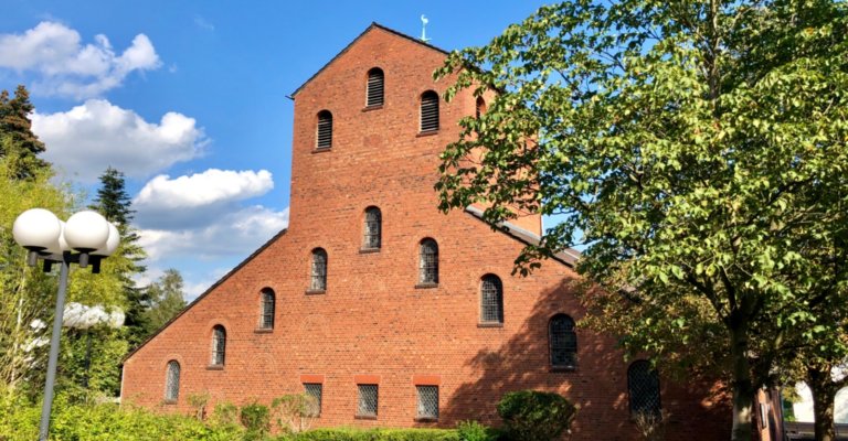 Die Kirche St. Elisabeth (c) Gabi Pöge