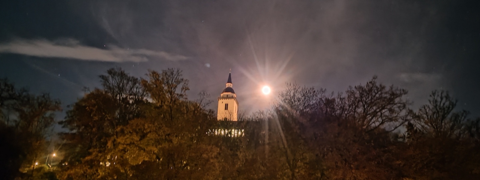 2025-11-06_Abtei im Mondschein (c) Martina Sedlaczek