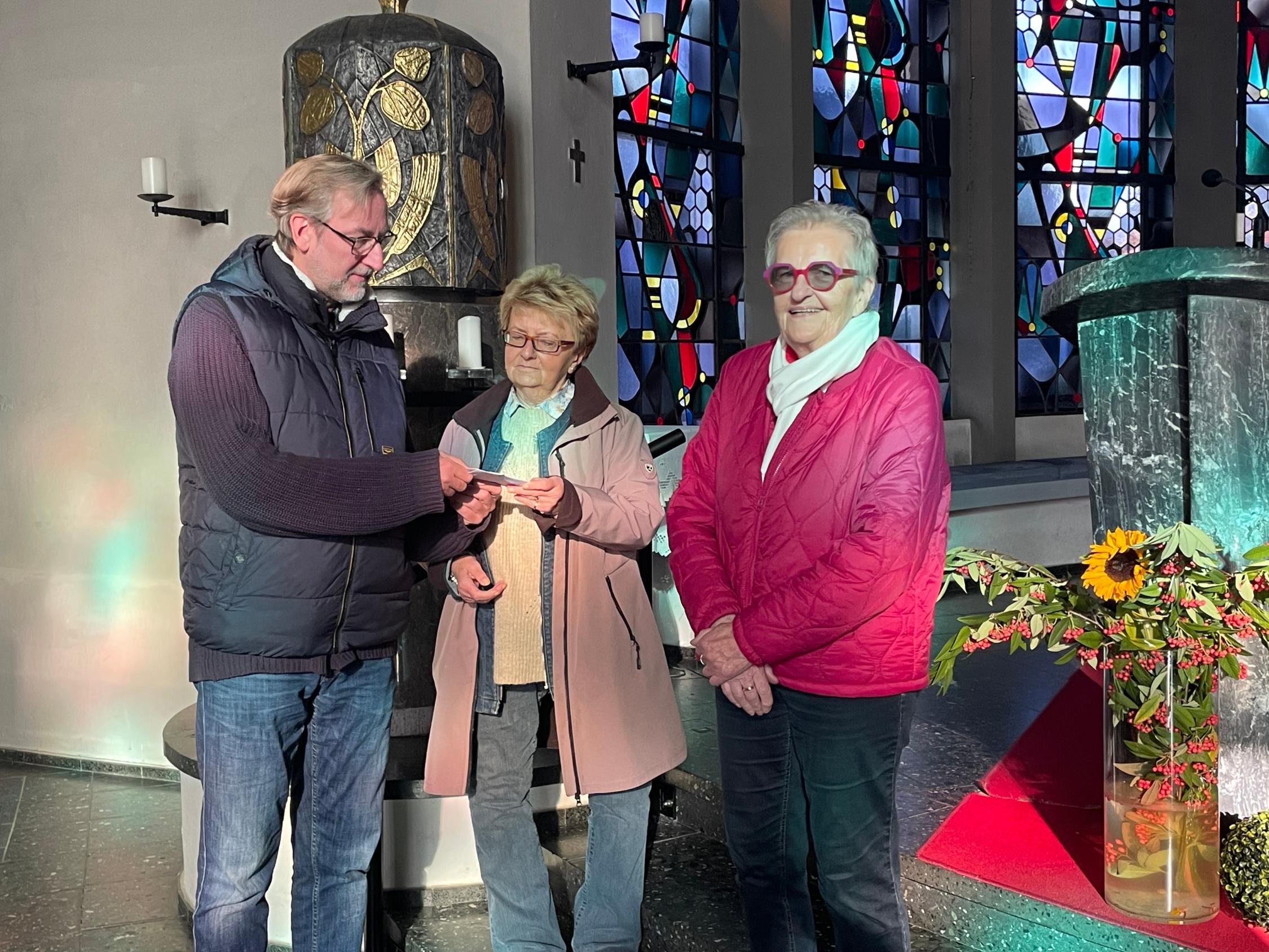 kfd Vorstand und Diakon_1