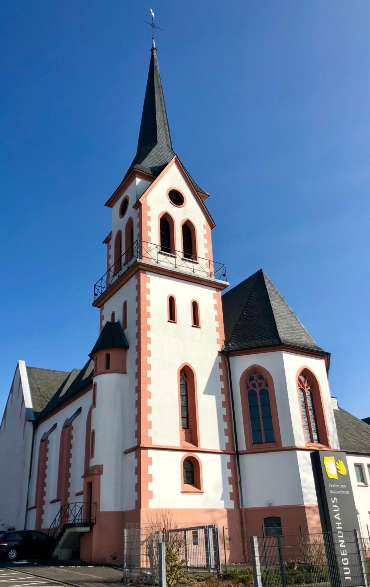 Kirche Sankt Dreifaltigkeit Wolsdorf