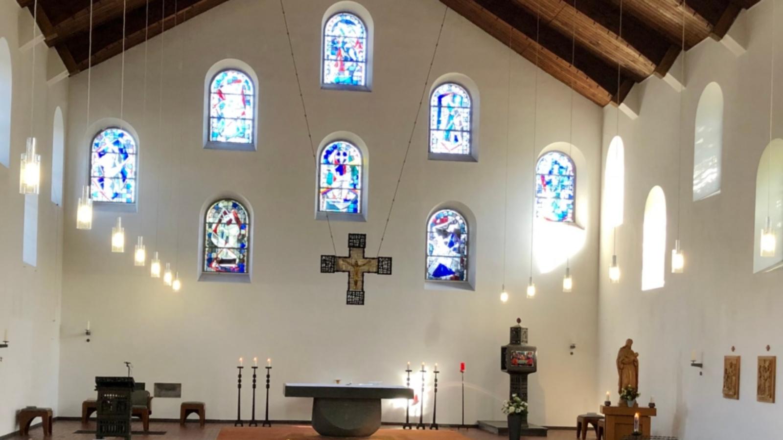 Innenraum der Kirche Sankt Elisabeth
