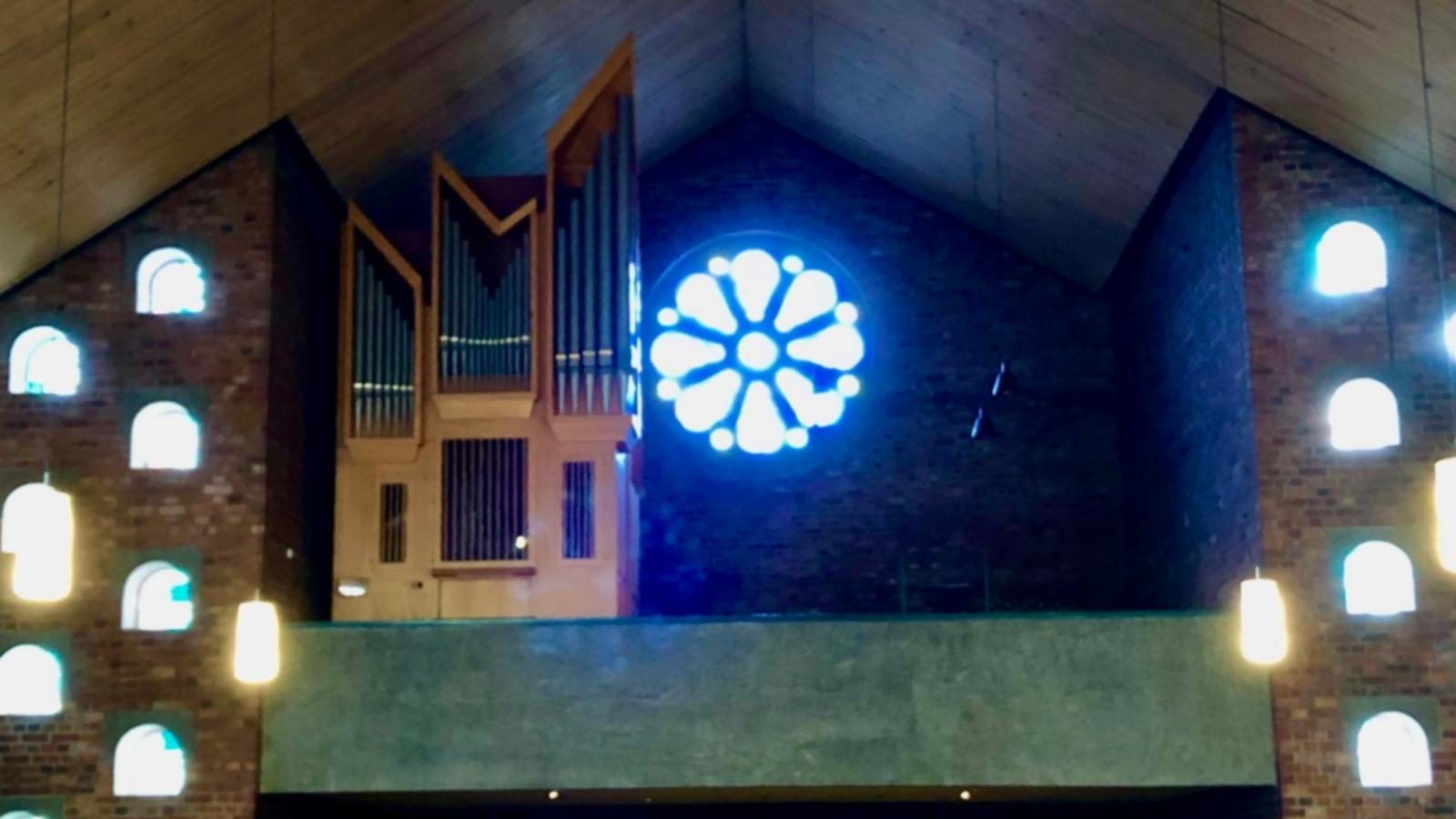 Taufkapelle mit darüber liegender Orgelempore Sankt Joseph